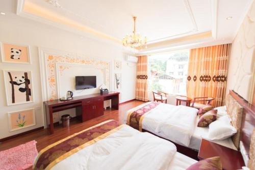 Яань: Ya'an Bifengxia Jinshan'ge Inn