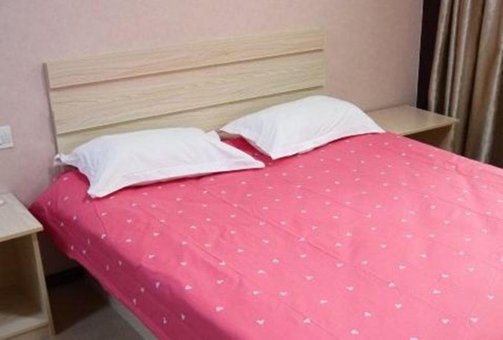 Аньцин: Wei Qian Shan Jiu Zhou Fast Inn
