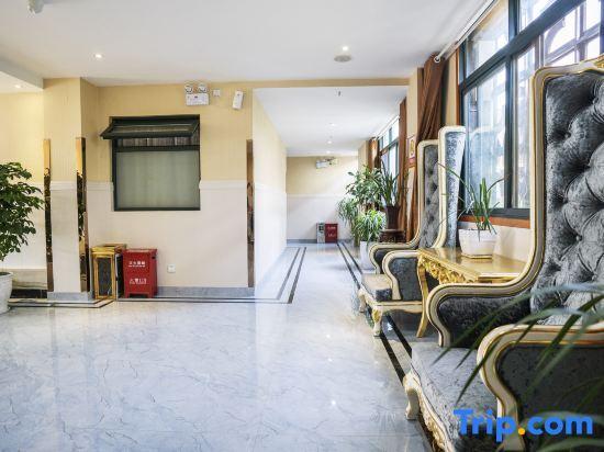 Наньчун: Yi Long Hua Chen Impress Business Hotel