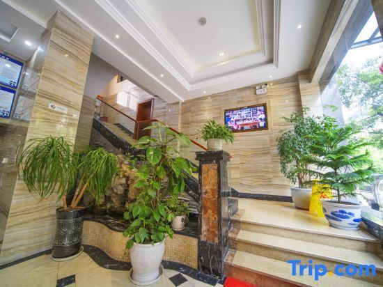 Наньчун: Yi Long Hua Chen Impress Business Hotel