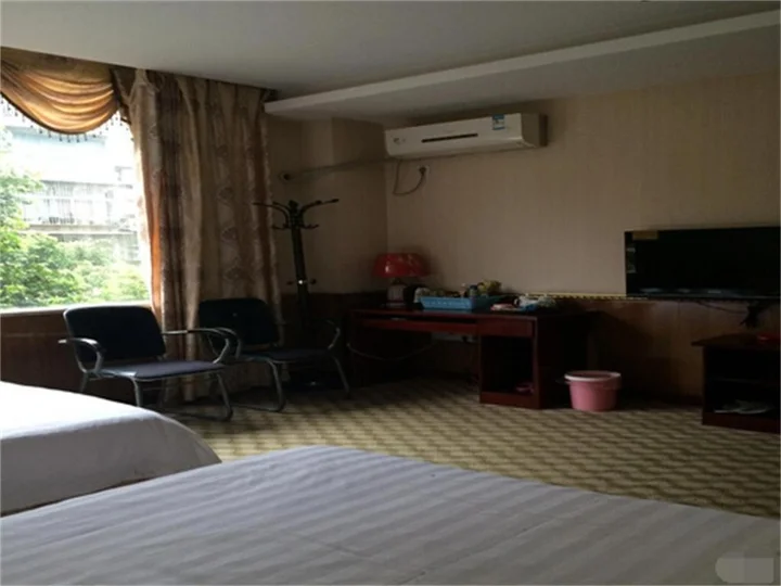Лучжоу: Luzhou Xincheng Business Inn