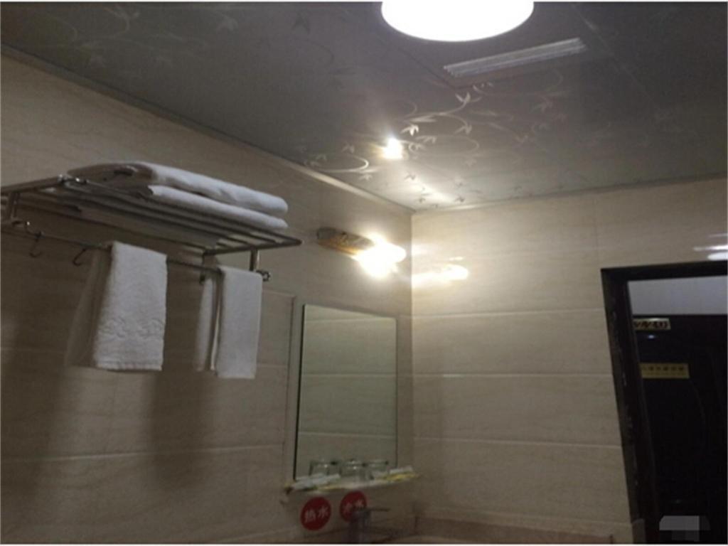 Лучжоу: Luzhou Xincheng Business Inn