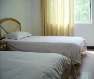 Цзиньюань: White Cloud Hot Spring Farm Stay