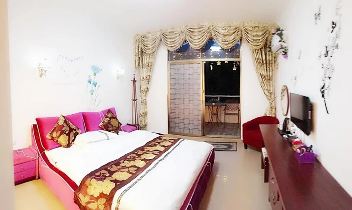 Яань: Bifengxia Changhong Business Hotel