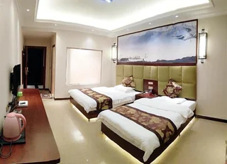 Яань: Bifengxia Changhong Business Hotel