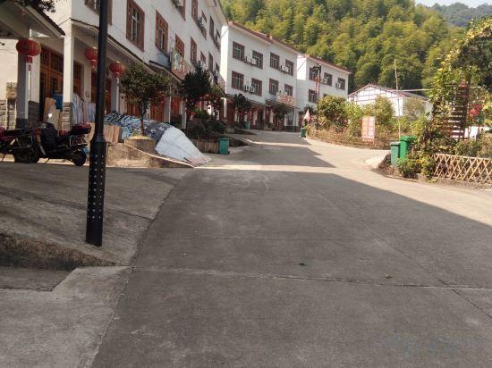 Шанграо: Sanyingshan Yi Inn