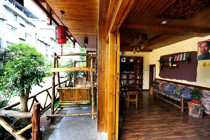 Чжанцзяцзе: Zhangjiajie Yuanlaiju Inn