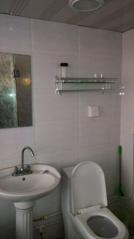 Цзинин: Weishan Lake Wanchun Inn