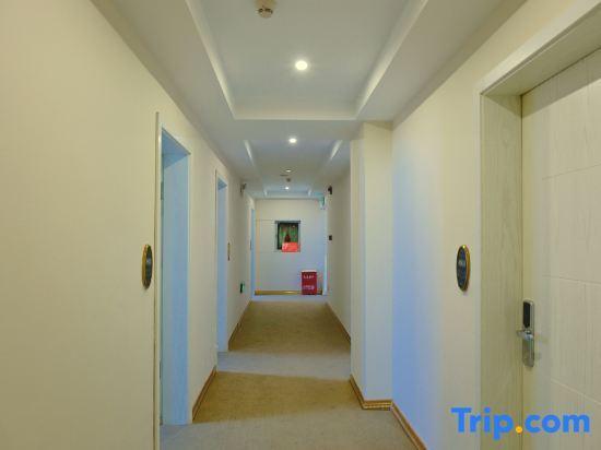Синъи: zhejiang Business Hotel