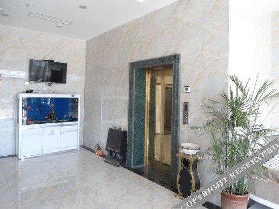 Синъи: zhejiang Business Hotel