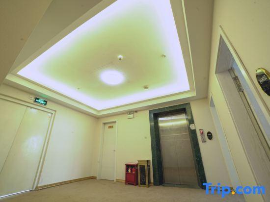 Синъи: zhejiang Business Hotel