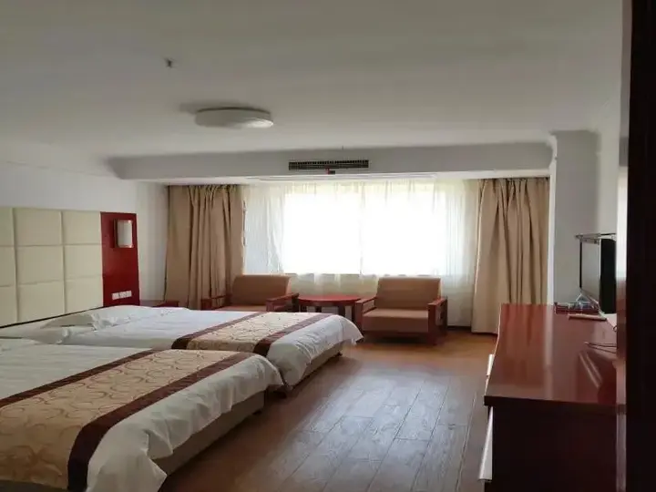 Аньцин: Gme Anqing City Qianshan County Fortune Plaza Hote