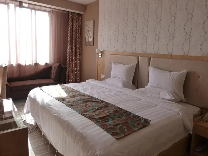 Аньцин: Tianzhu Mountain Buckingham Palace Hotel