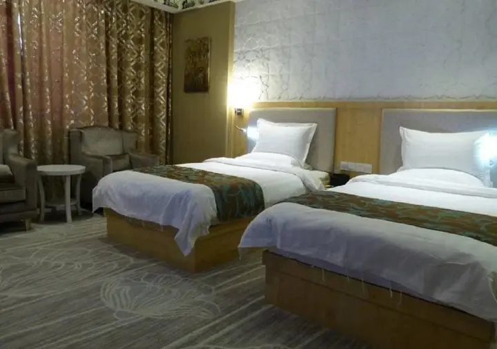 Аньцин: Tianzhu Mountain Buckingham Palace Hotel