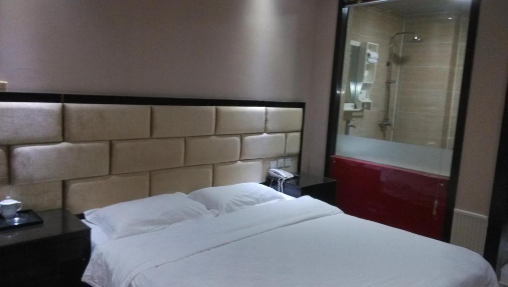 Ксучанг: Xingrui Chain Hotel（Xuchang Liancheng Avenue）