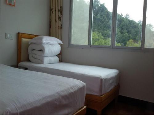 Шанграо: Wu Yuan Xiao Qi Wang Yuan Heng Teacher Lulu Farm Stay