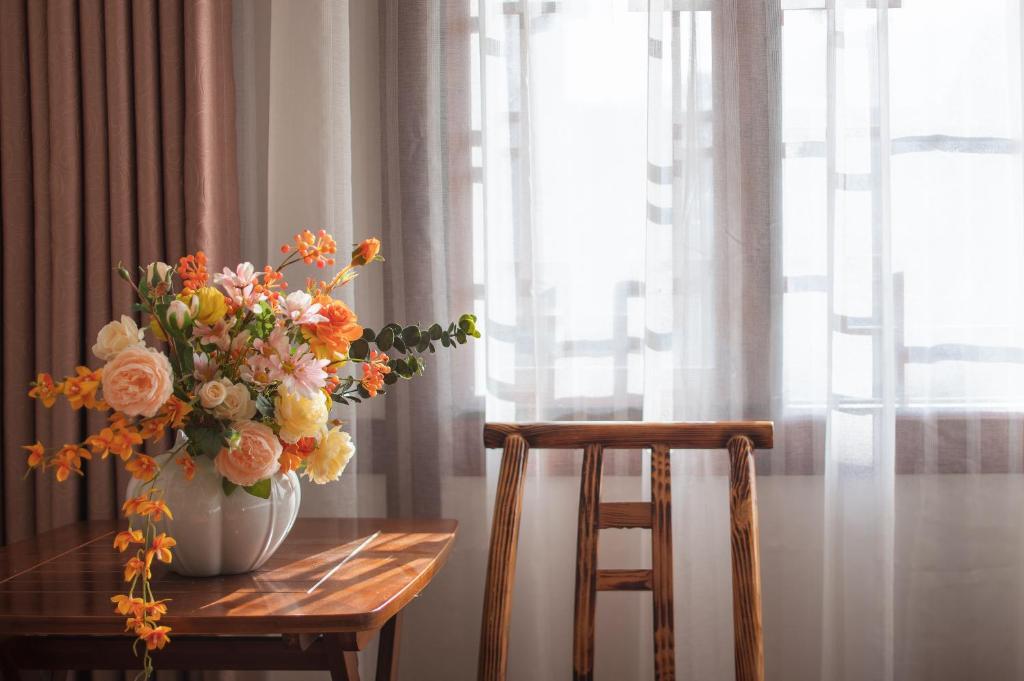 Floral Hotel · Spring Guesthouse Zhangjiajie — фото 4