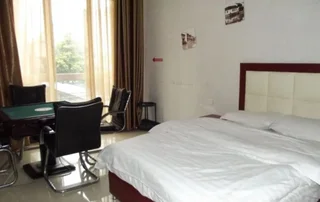 Синъи: Xingyi Huangjia Inn