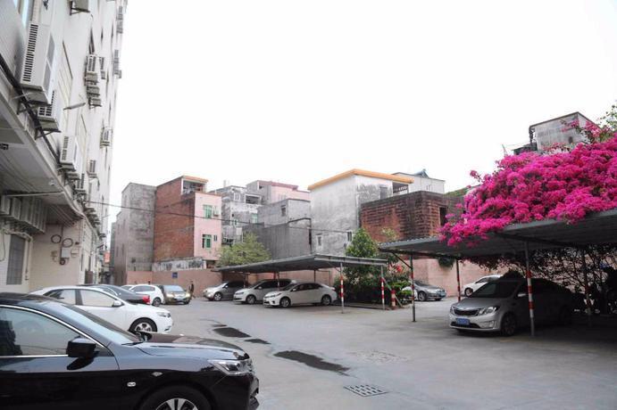 Янгиианг: PAI Hotels·Yangjiang Walmart Bus Terminal
