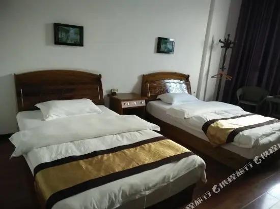 Баошань: Jinyue Hotel