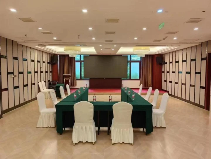 Сичан: Tianhe Hotel (Xichang Moon Lake Park)