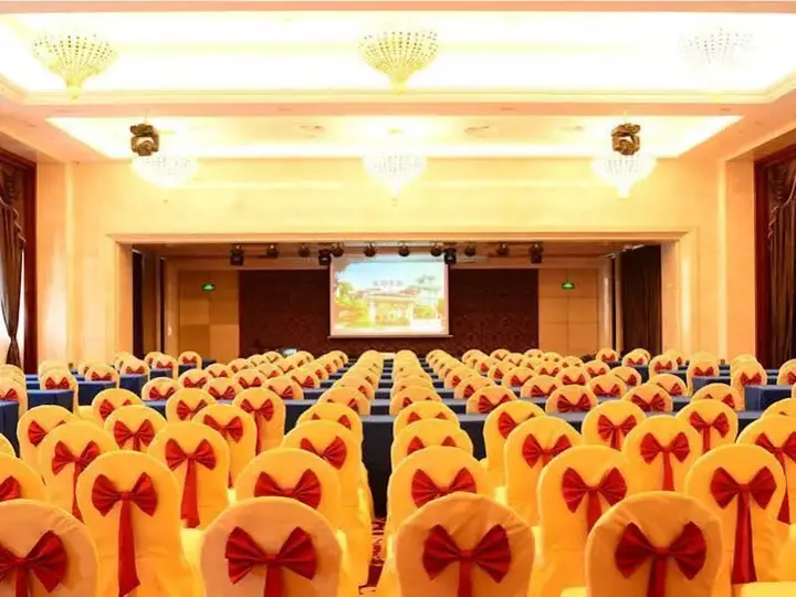 Наньпин: Ramada Wuyishan