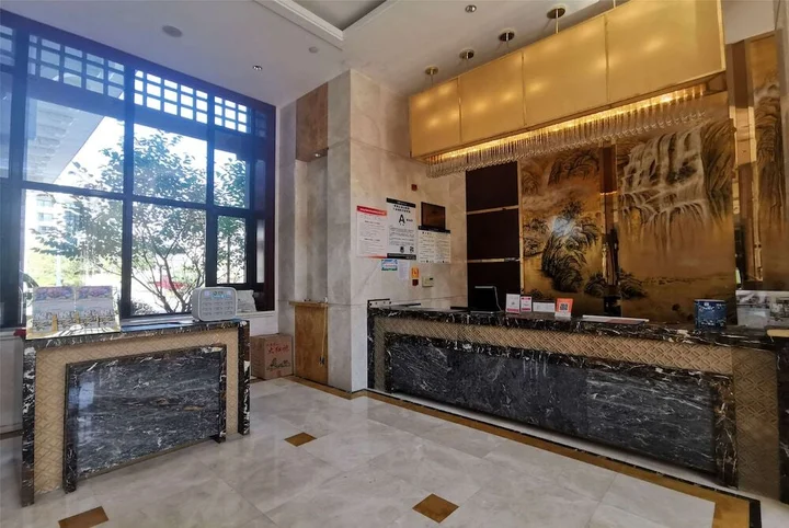 Наньпин: Ramada Wuyishan