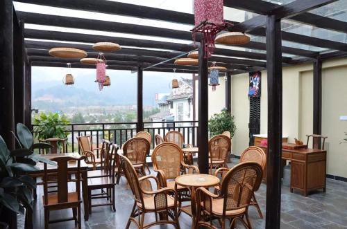 Чжанцзяцзе: Zhangjiajie Changgongguan Tujia Customs Hotel
