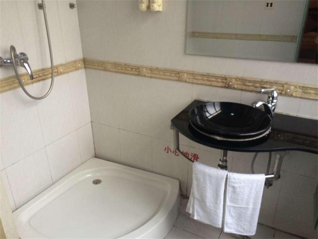 Синъи: Xingyi Longtai Inn