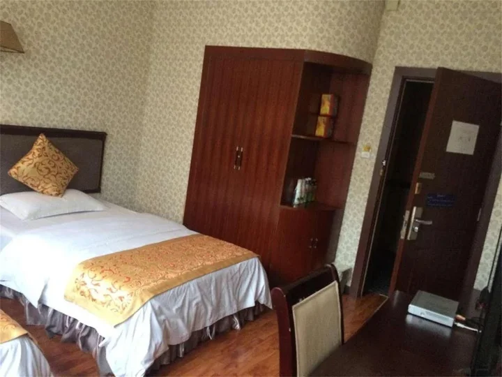 Синъи: Xingyi Longtai Inn