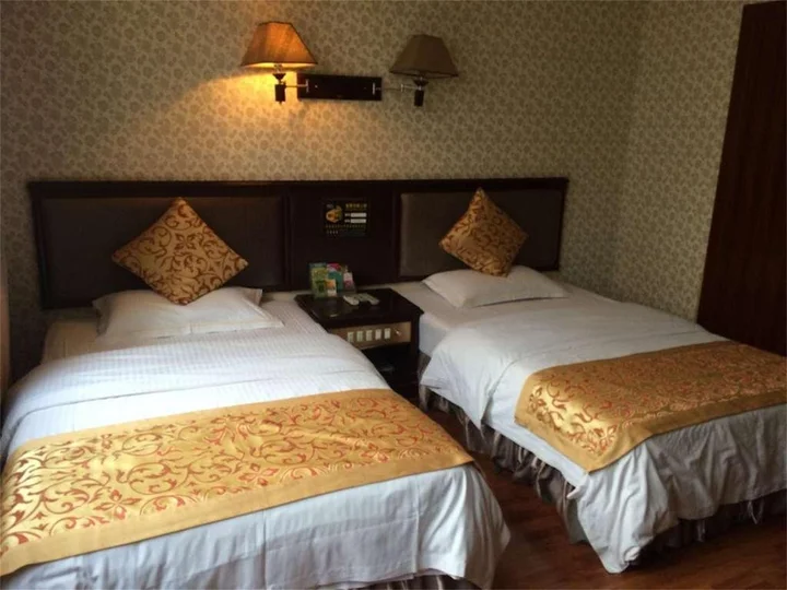 Синъи: Xingyi Longtai Inn