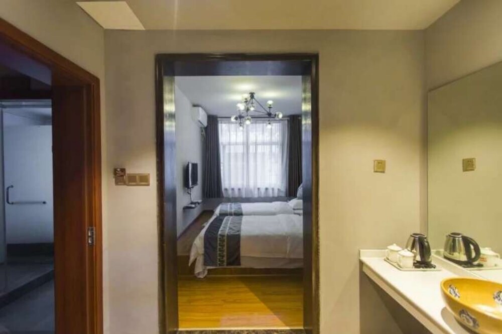 Чжанцзяцзе: Zhangjiajie Xinjian Inn