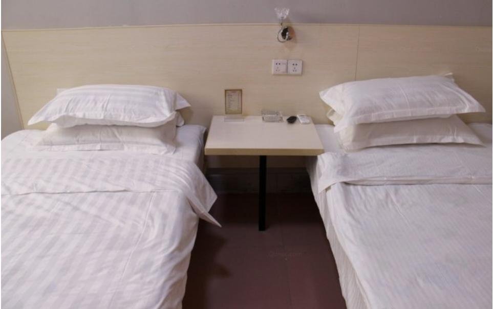 Кайфын: Juyuan Express Inn