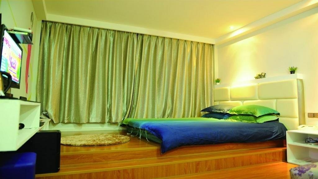 Дунъян: Dongyang Z Business Hotel