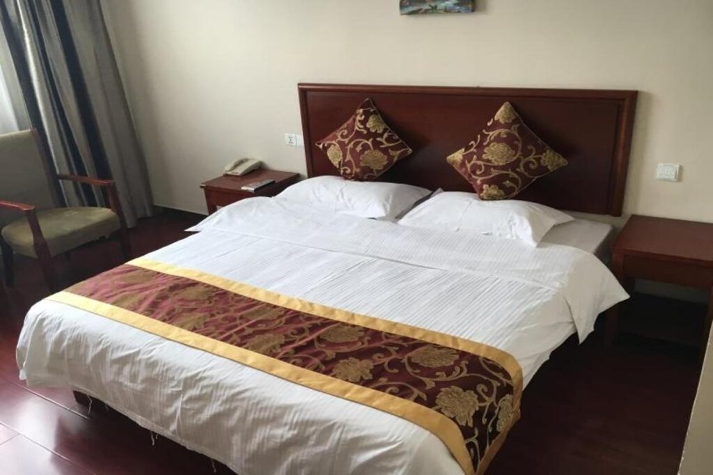 Цзинань: GreenTree Inn Jinan Tianqiao District Railway Station Square Express Hotel