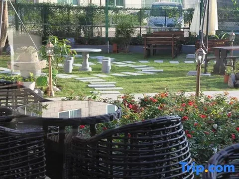 Янгиианг: summer inn