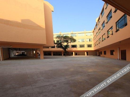 Янгиианг: Yangjiang Zhapo Yatao Holiday Hotel
