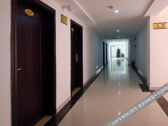 Янгиианг: Yangjiang Zhapo Yatao Holiday Hotel