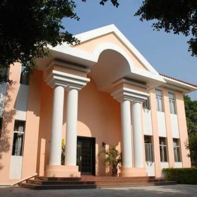 Чжаоцин: Zuiranju Holiday Hotel