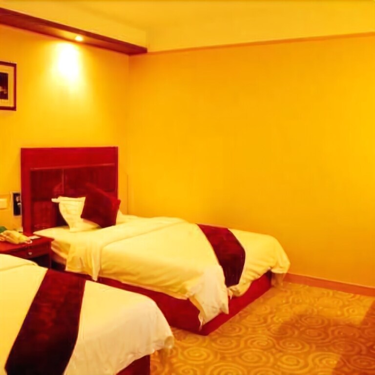 Чжаоцин: Zuiranju Holiday Hotel