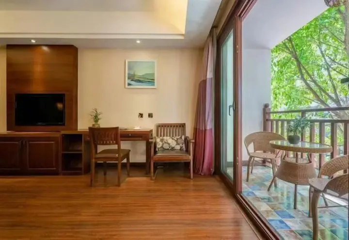 Цзинхун: Baoyu Resort