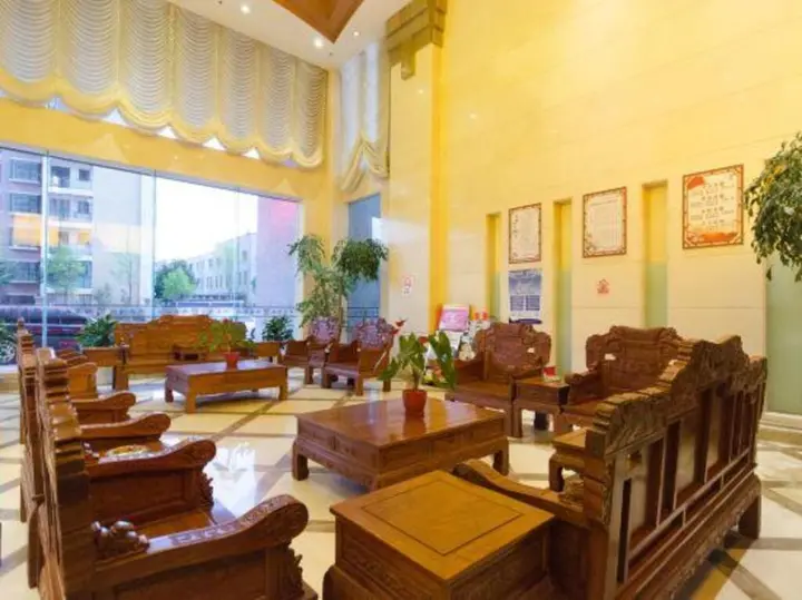 Цюйцзин: Hua Tai Jin An International Hotel