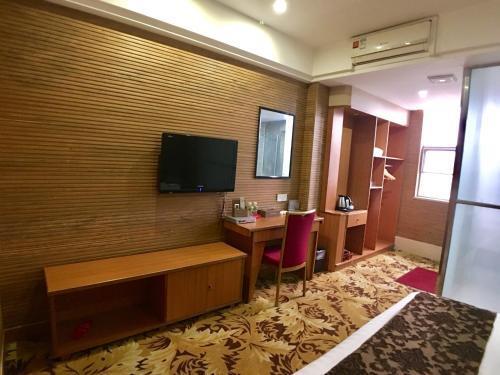 Джиангме: Enping Jinyi Business Hotel