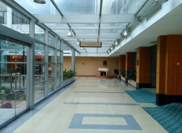 Циндао: Eastern Light International Qingdao
