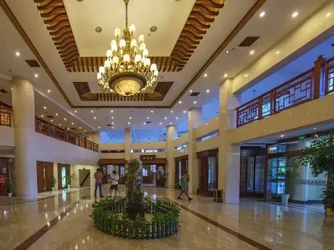 Уи: Tanfeng Hot Spring Resort