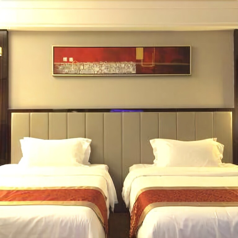 Шанграо: 瑞怡清华园大酒店(婺源高铁站店)