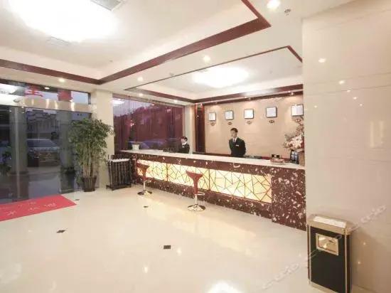 Шанграо: 瑞怡清华园大酒店(婺源高铁站店)
