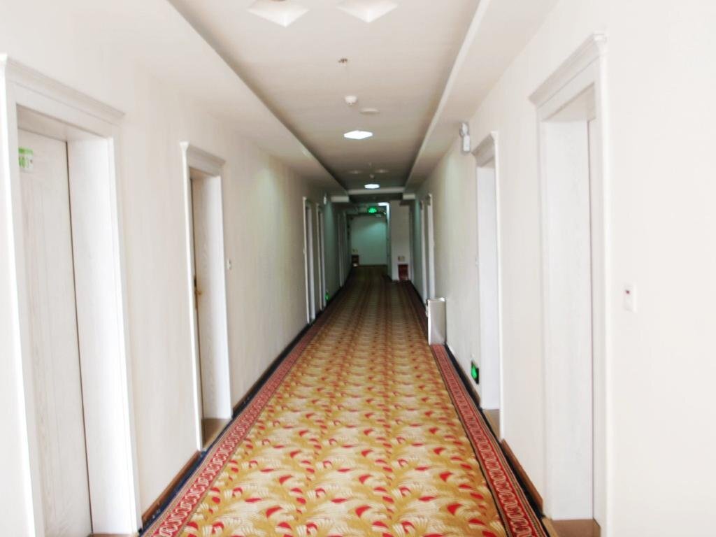 Шангри-Ла: Wuyue Scenic Area Hotel