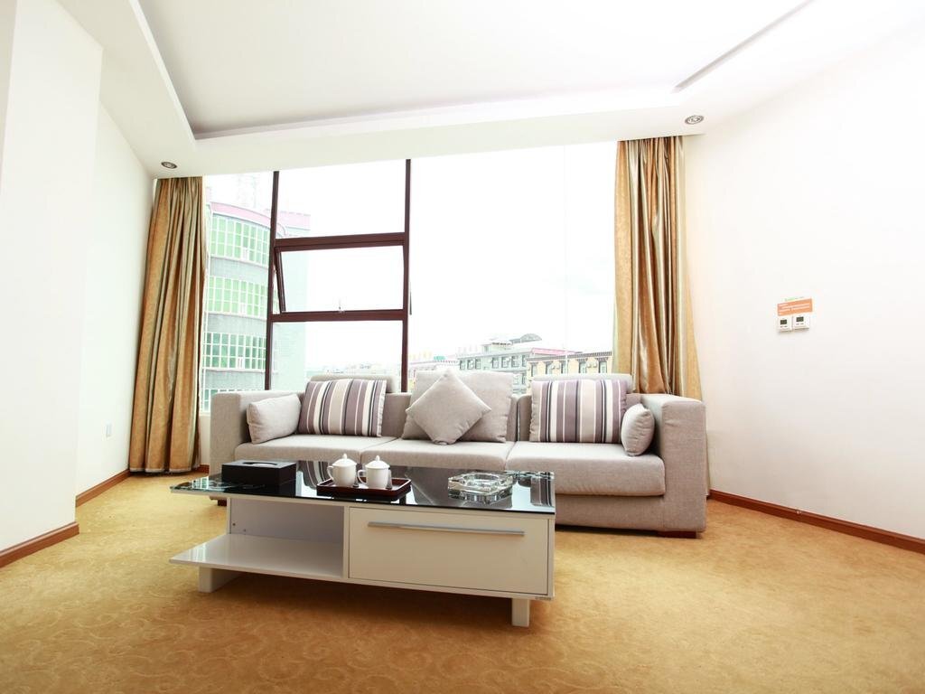 Шангри-Ла: Wuyue Scenic Area Hotel