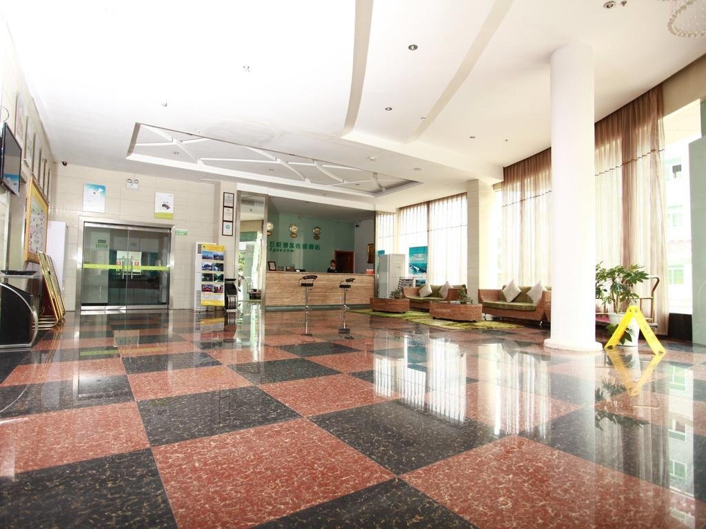 Шангри-Ла: Wuyue Scenic Area Hotel